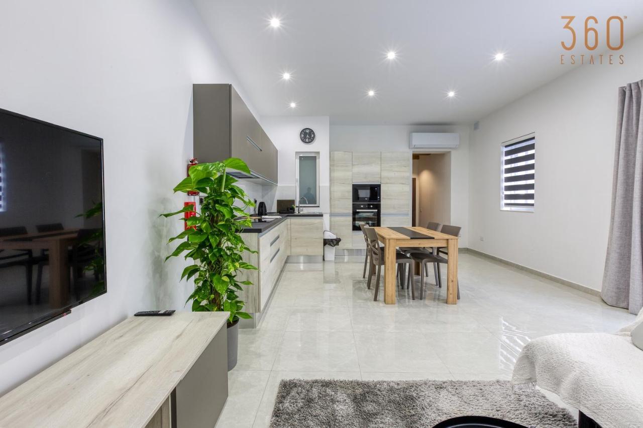 A Lovely 1Br Home With Balcony Just Off The Coast By 360 Estates Saint Julian's Exterior foto