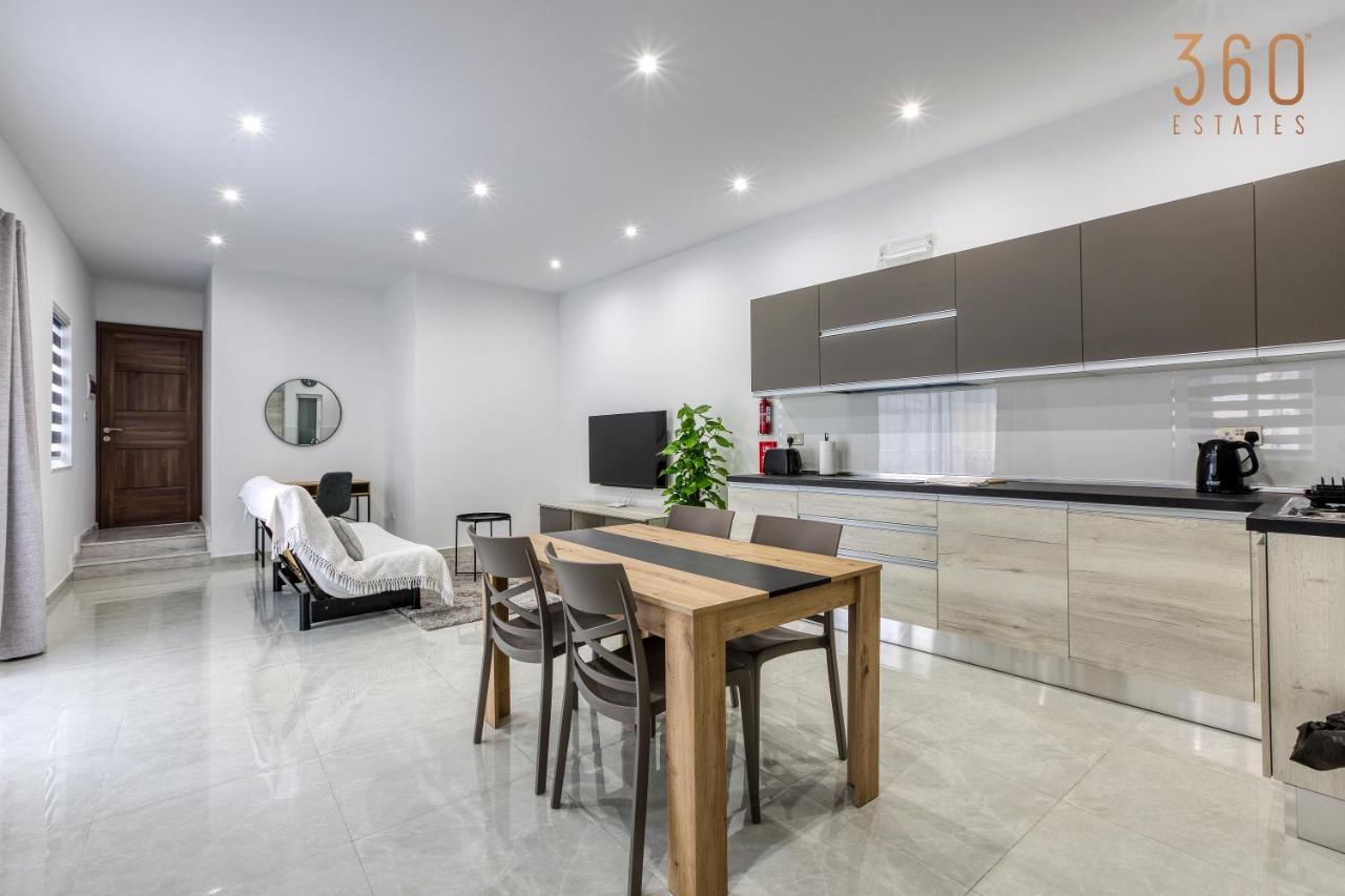 A Lovely 1Br Home With Balcony Just Off The Coast By 360 Estates Saint Julian's Exterior foto