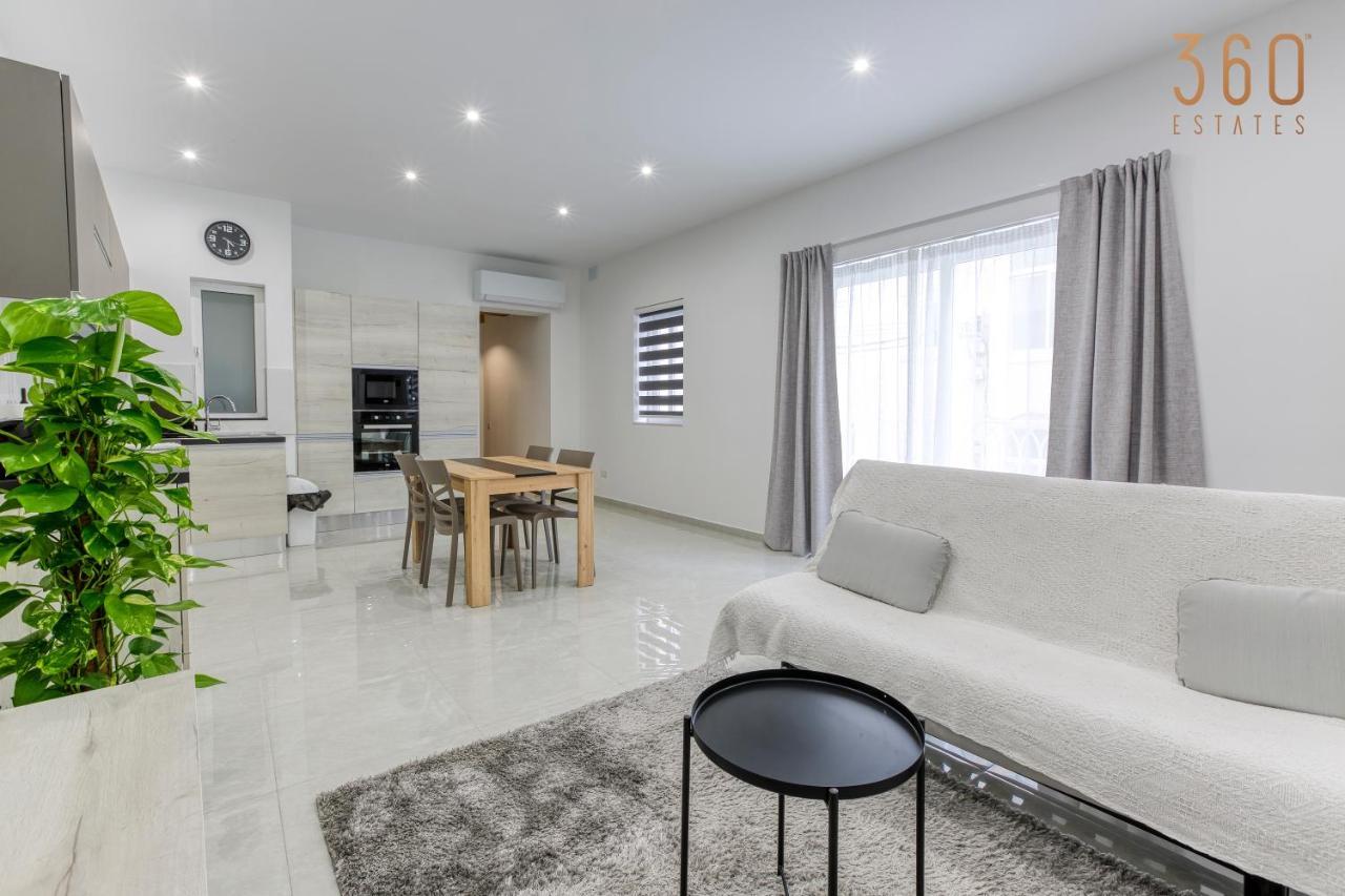 A Lovely 1Br Home With Balcony Just Off The Coast By 360 Estates Saint Julian's Exterior foto