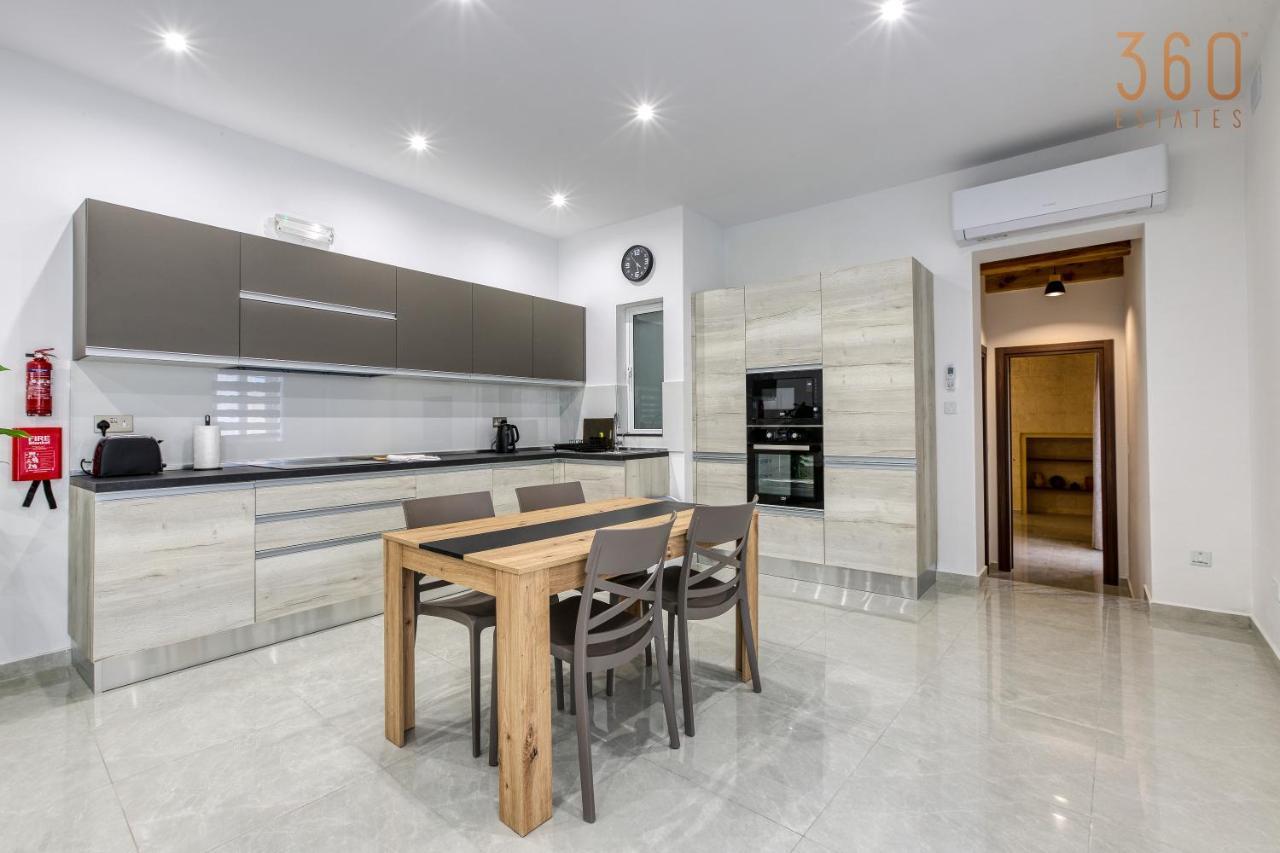 A Lovely 1Br Home With Balcony Just Off The Coast By 360 Estates Saint Julian's Exterior foto